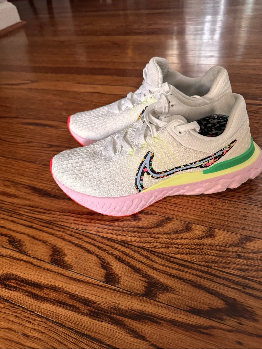 Nike Women’s infinity React 3 Running Shoe in pink foam,cobalt bliss hot punch